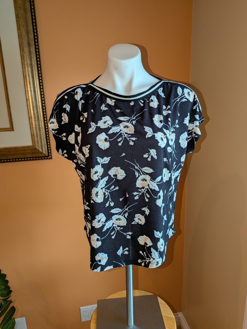 Lauren Ralph Lauren Women's Black Floral Short Sleeve Top PL